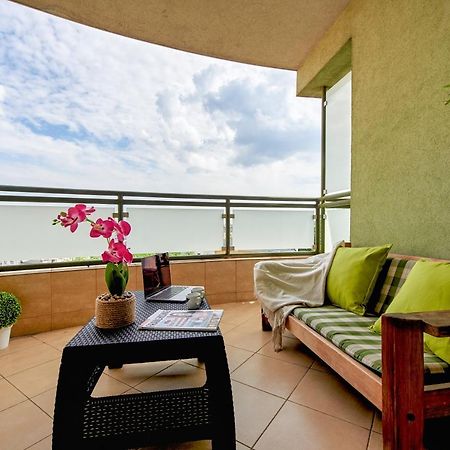 ורשה Family Apartment With A Terrace On Aleje Jerozolimskie מראה חיצוני תמונה