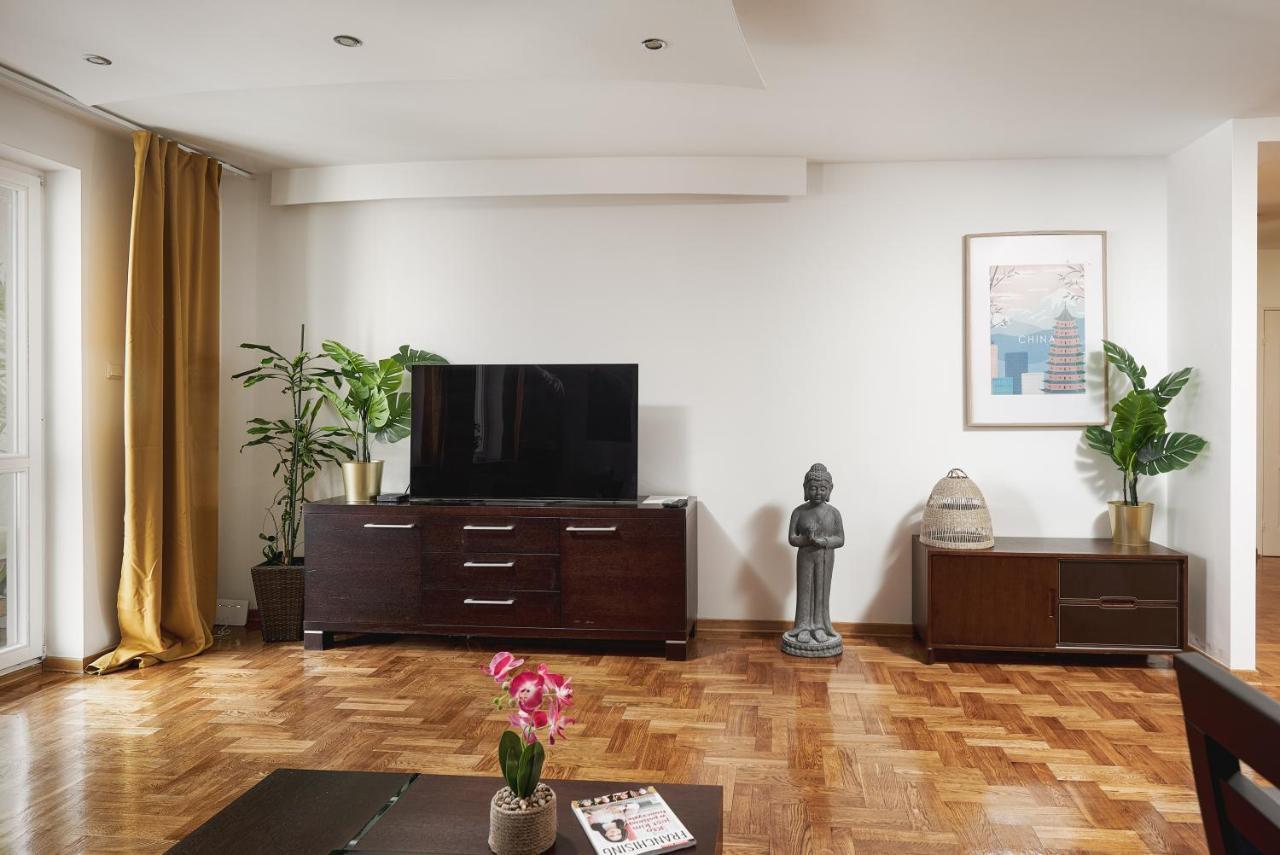 ורשה Family Apartment With A Terrace On Aleje Jerozolimskie מראה חיצוני תמונה