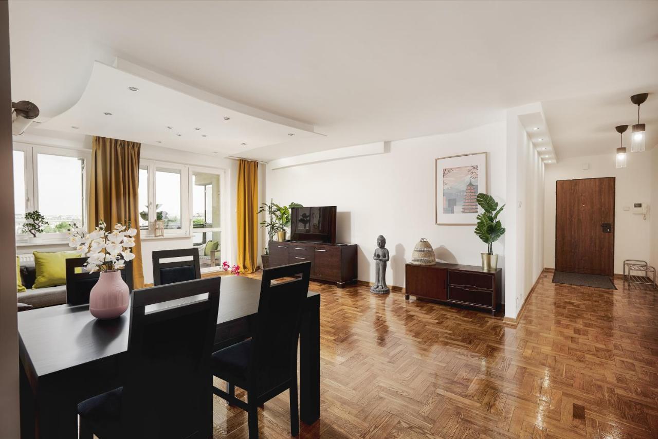 ורשה Family Apartment With A Terrace On Aleje Jerozolimskie מראה חיצוני תמונה