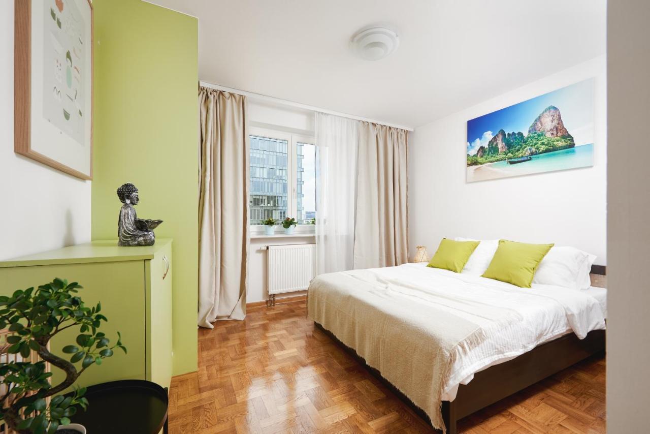 ורשה Family Apartment With A Terrace On Aleje Jerozolimskie מראה חיצוני תמונה