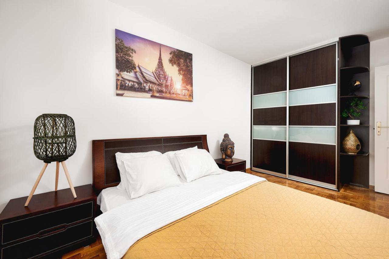 ורשה Family Apartment With A Terrace On Aleje Jerozolimskie מראה חיצוני תמונה