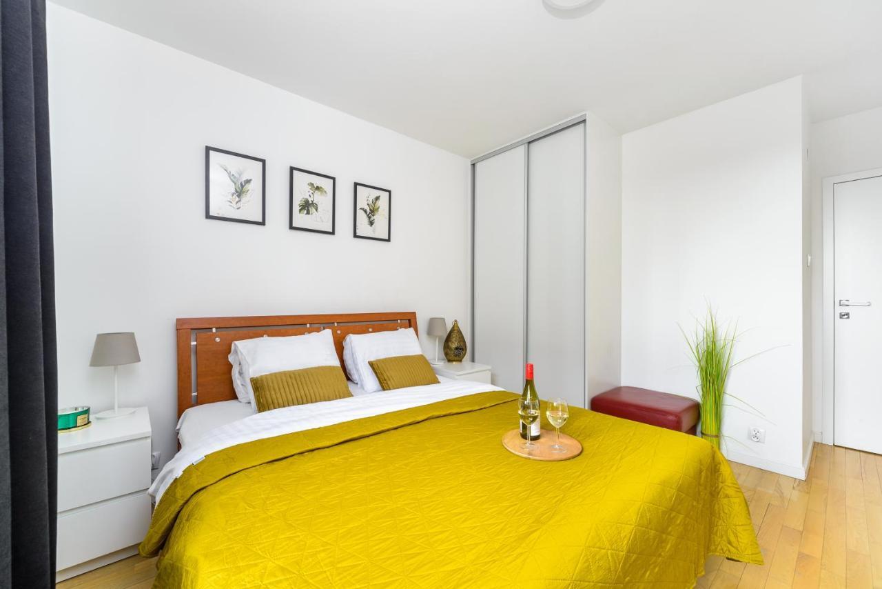 ורשה Family Apartment With A Terrace On Aleje Jerozolimskie מראה חיצוני תמונה