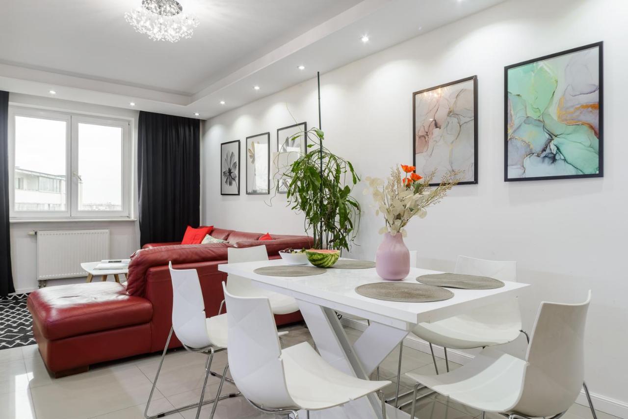 ורשה Family Apartment With A Terrace On Aleje Jerozolimskie מראה חיצוני תמונה