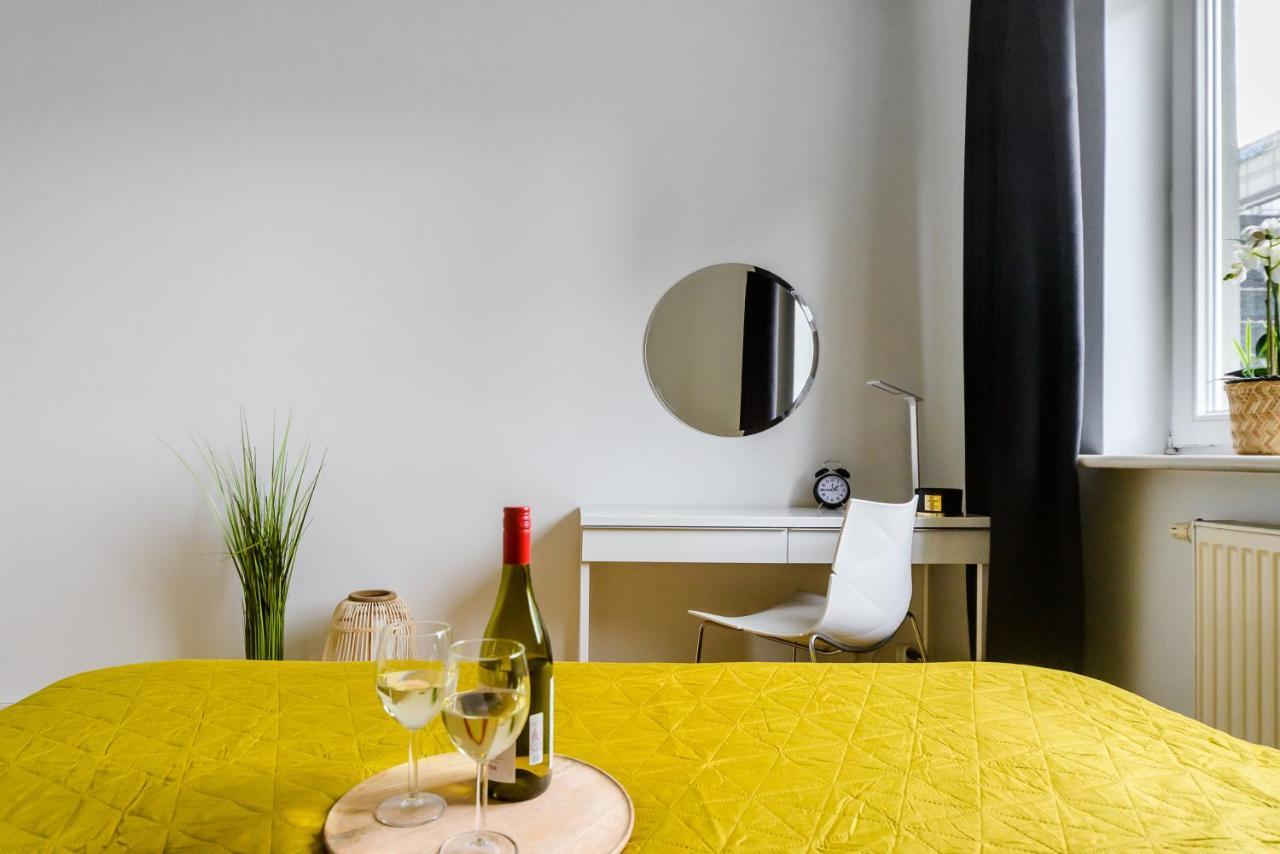 ורשה Family Apartment With A Terrace On Aleje Jerozolimskie מראה חיצוני תמונה