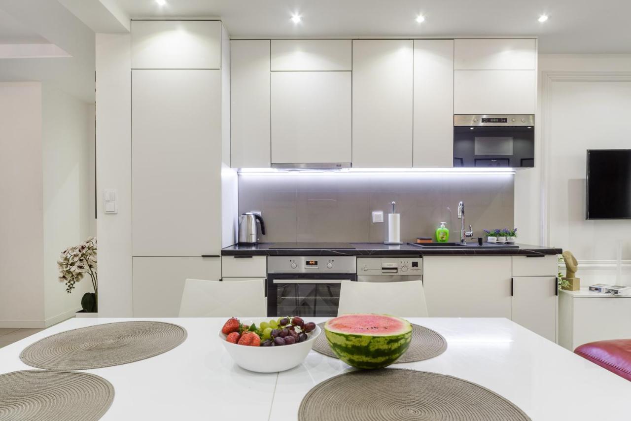 ורשה Family Apartment With A Terrace On Aleje Jerozolimskie מראה חיצוני תמונה